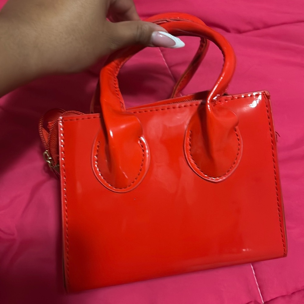 Redone red small back